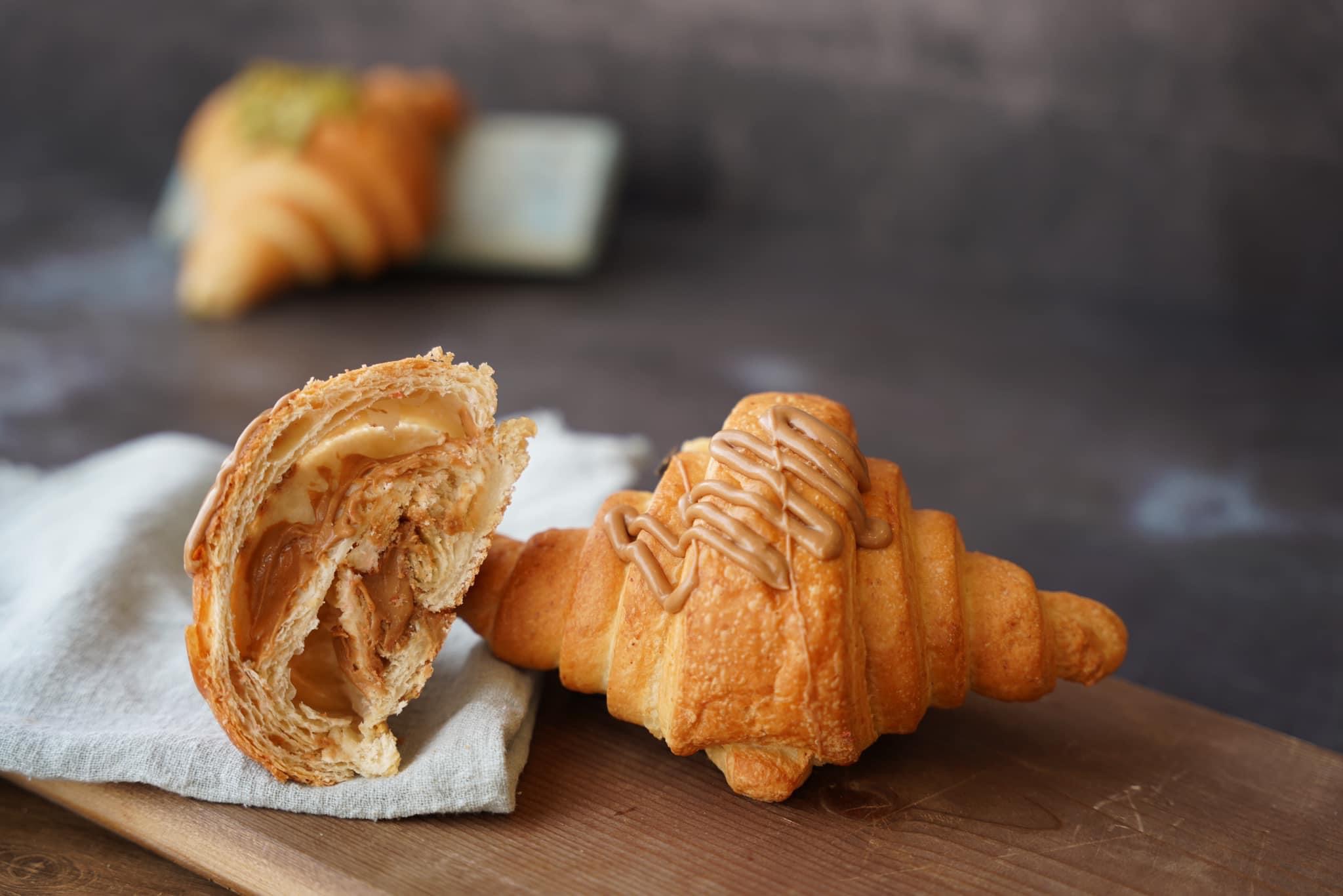 كرواسون لوتس 