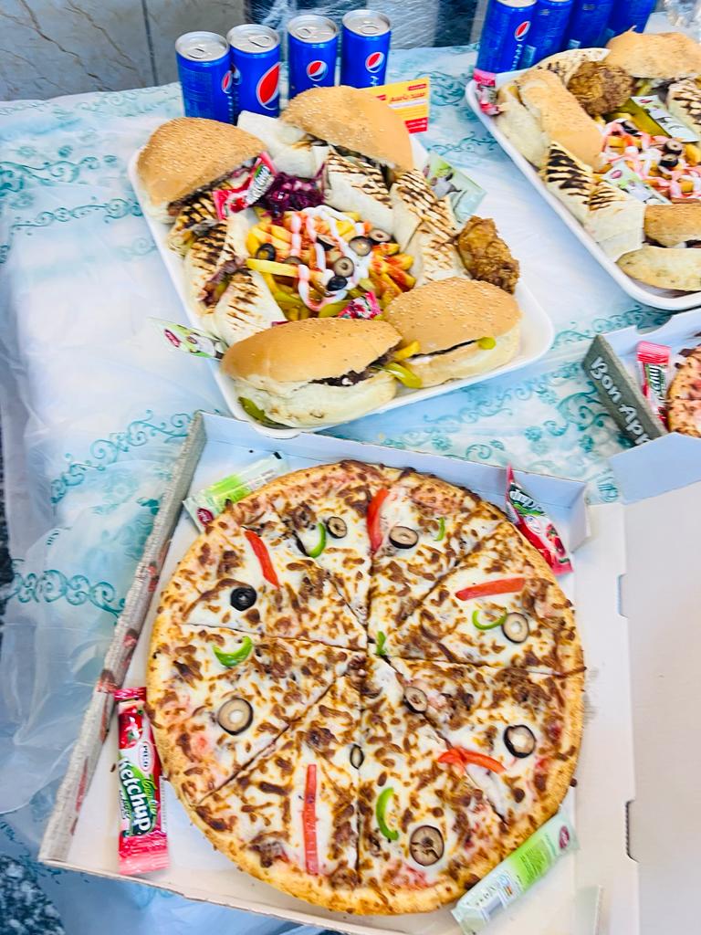 عرض بيتزا + بركر1 + زنجر1 + صاج 1+ 4 ببسي + قطعه كنتاكي +فنكر