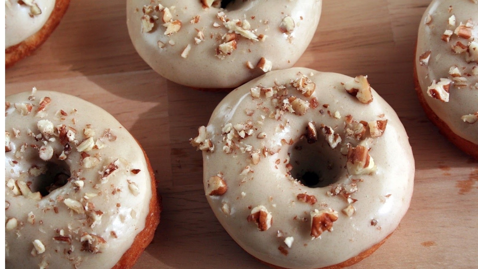 دونات كبير ابيض