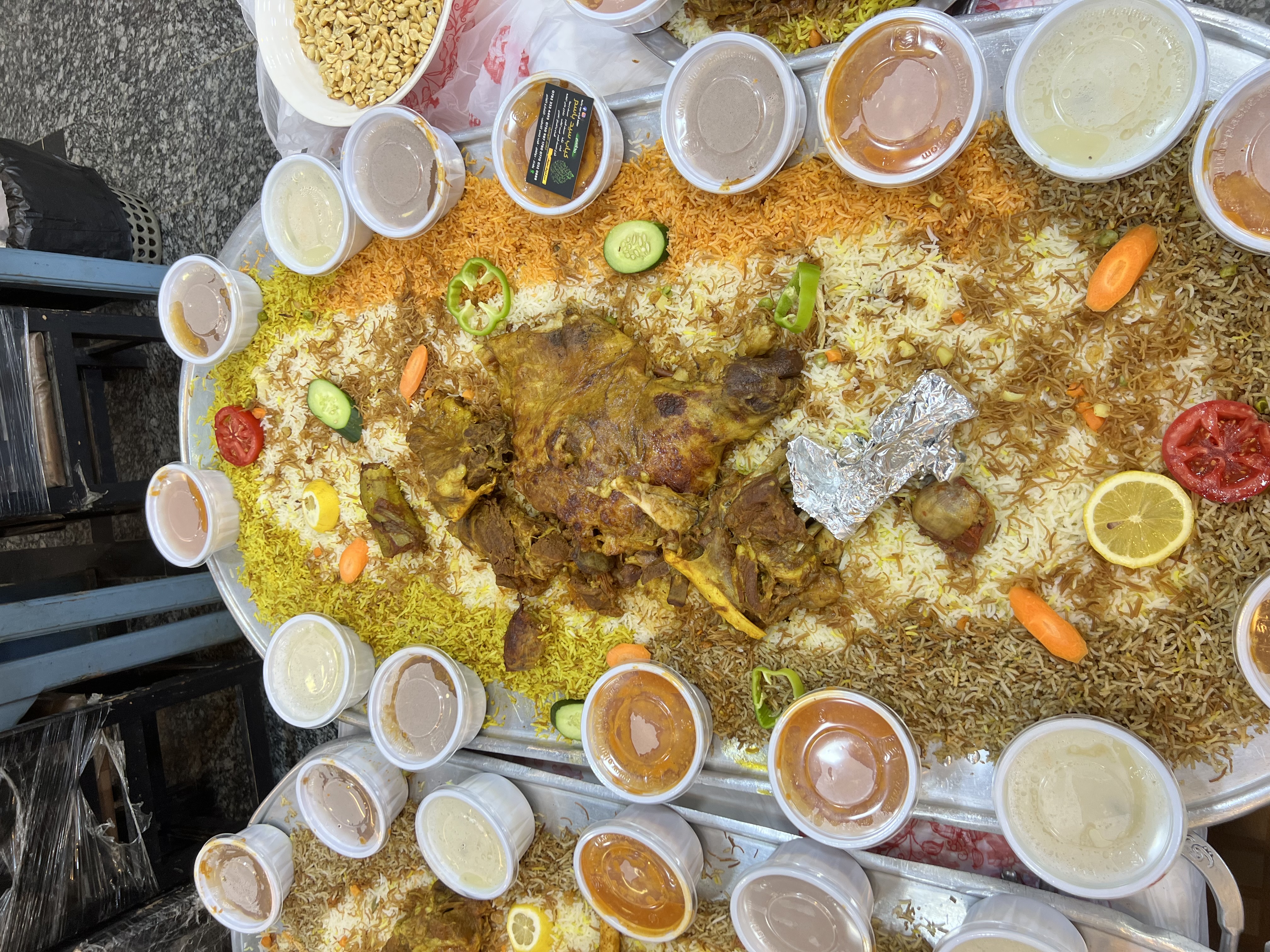 ربع طلي على صينية طويلة صالة