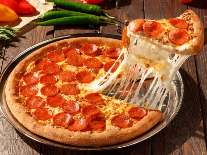 بيتزا ببروني